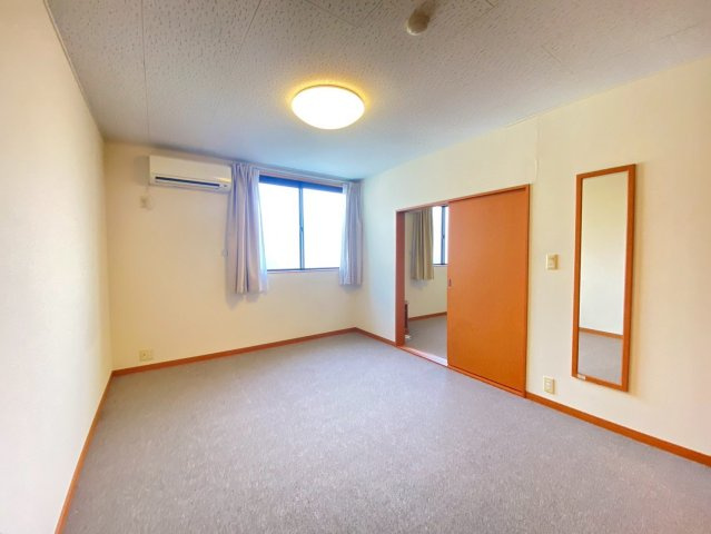 レオパレスパーシモン　辻子の子供部屋