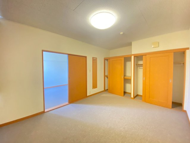 レオパレスパーシモン　辻子の寝室