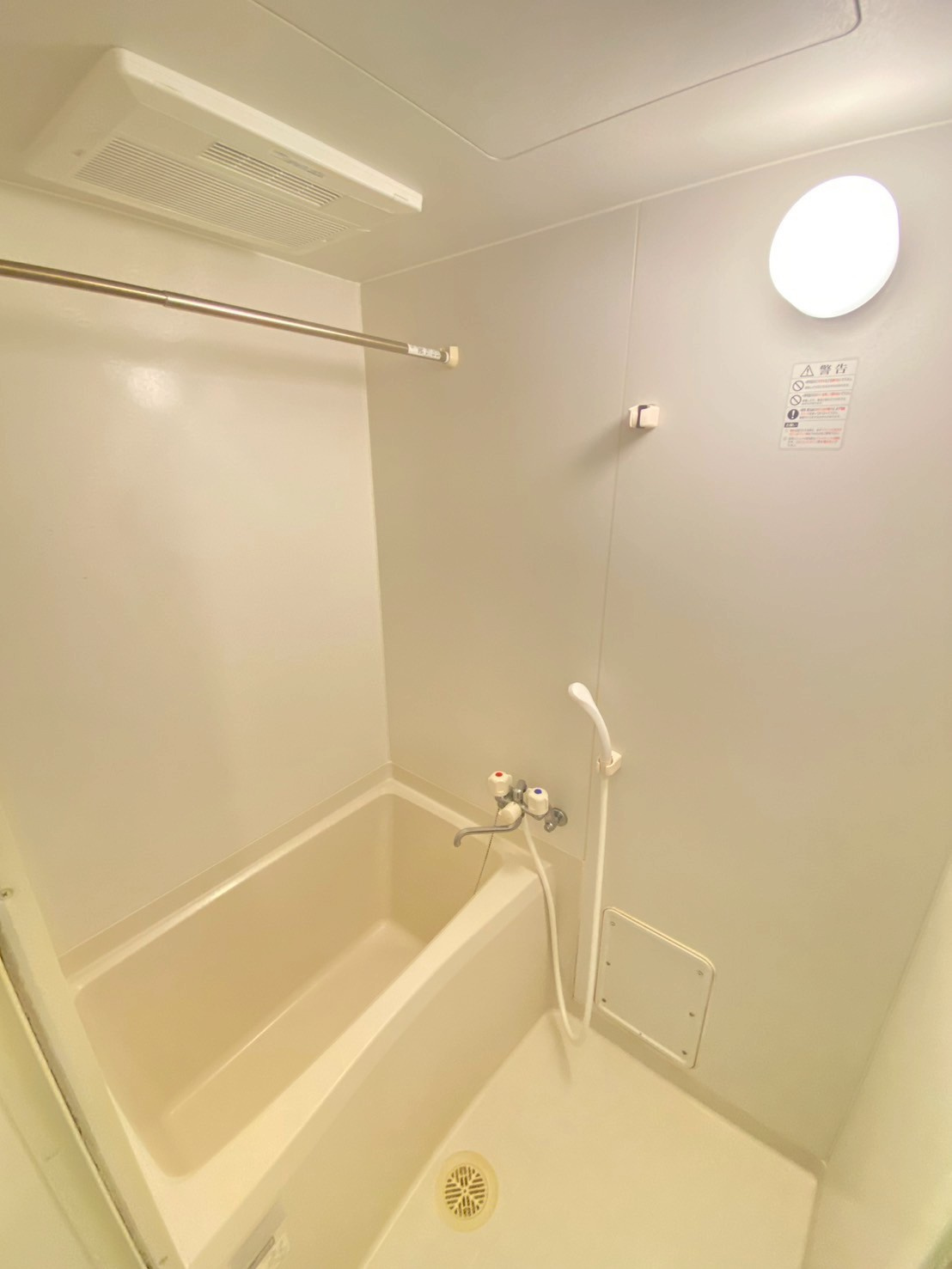 レオパレスパーシモン　辻子の浴室