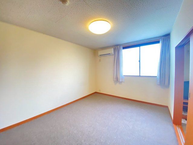 レオパレスパーシモン　辻子の寝室