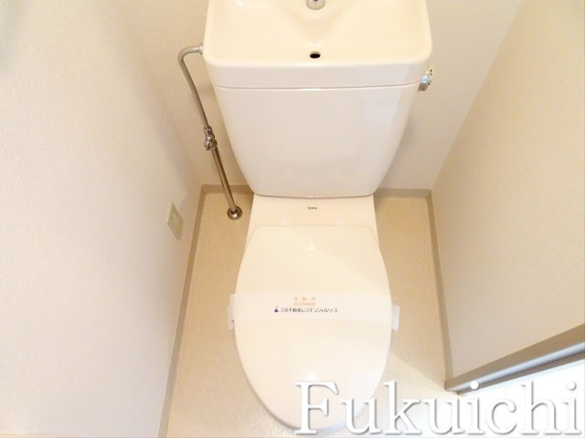 ルミエール祐天寺のトイレ