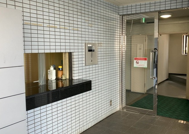 【防犯設備】 | メゾン・ド・ヴァルセ | 当然のことではありますが、オートロックやセンサーライト、ホームセキュリティーなどの防犯設備があれば、小さいお子様がいるご家庭も安心ですよね！まず物件購入の際は、防犯設備もチェックするようにしましょう。