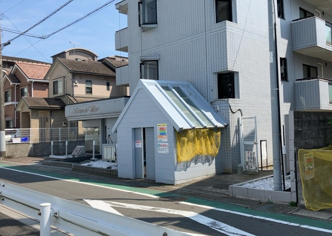 【外観】 | メゾン・ド・ヴァルセ | 隣家の土地はどうなっているのか、生活利便施設が近くにあるのか、学校まで近いかなど、お客様のライフスタイルにあわせたイメージが重要です。また、近くにあると困る施設が近くにないかも確認するといいでしょう。