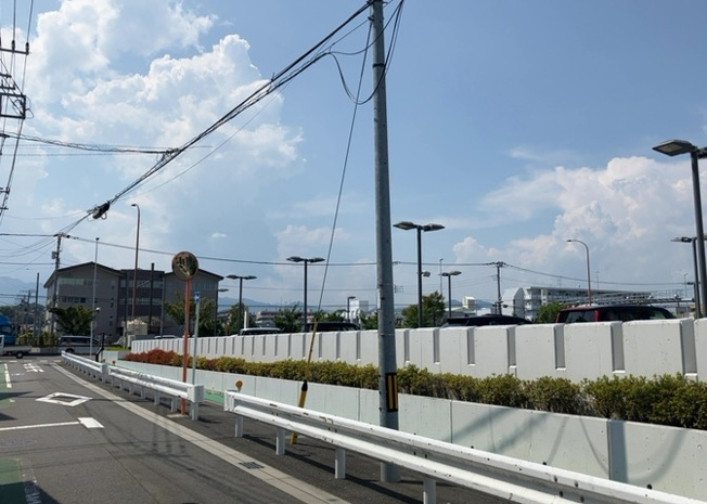 【展望】 | メゾン・ド・ヴァルセ | 眺望を気にして物件を探す場合、前面に建物が建っていないか現地で確認しましょう！前面に建物があると景色はもちろん、日当たりや風通しにも影響が出てきます。住んだ時のことを想像しながら現地見学をしましょう。