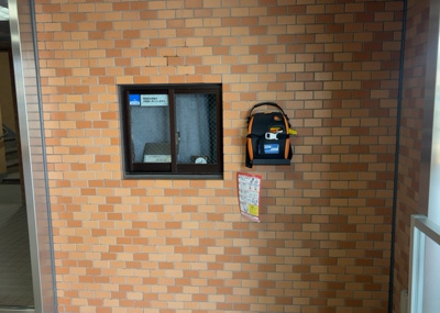 【受付】 | ライオンズマンション矢部第２ | 受付はマンションコンシェルジュがいる場合もあれば、管理人が滞在する小部屋を総称して呼ぶことがあります。主にエントランスに設置されていることから、防犯面でも期待ができます。防犯設備がない場合はより安心！