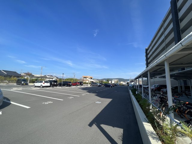 アルファスマート川内四番館の駐車場|駐車場は平置き駐車場です。