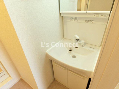 【洗面所】 | ヒーローパレス | 朝の支度もスムーズな独立洗面台。