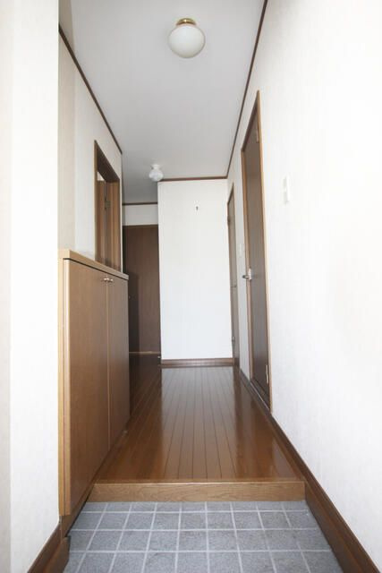 リヴァージュ静の玄関