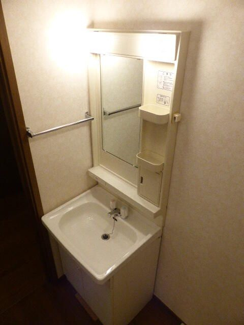 リヴァージュ静の洗面所