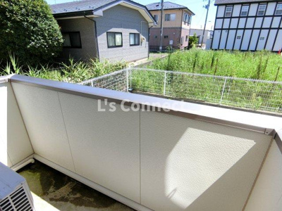 【バルコニー】 | カーサ　セレノ | 晴れた日には洗濯物もたくさん干せます。