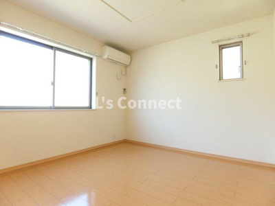 【その他】 | カーサ　セレノ | 洋室にもエアコン付きです。