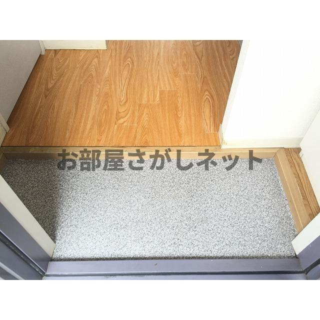 ディアス高野台の玄関