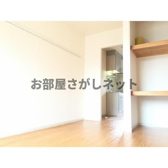 ディアス高野台の居間・リビング