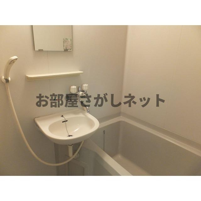 ディアス高野台の浴室