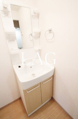 【洗面所】 | クレセント | 洗面台です。