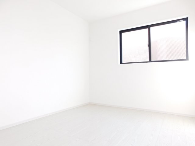 名古屋市中村区下中村町４丁目の新築一戸建の洋室|◇洋室◇　　明るい洋室６．０帖　ウォークインクローゼット完備！