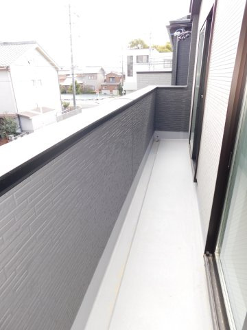 名古屋市中村区下中村町４丁目の新築一戸建のバルコニー|◇バルコニー◇　　陽当り良好なワイドバルコニー♪　洋室２部屋から出入りできます！