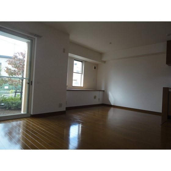 フィオーレＡの居間・リビング