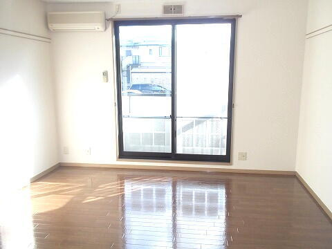 フォワイエ Eの居間・リビング