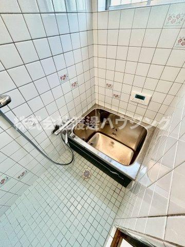 喜里川テラスハウスの浴室