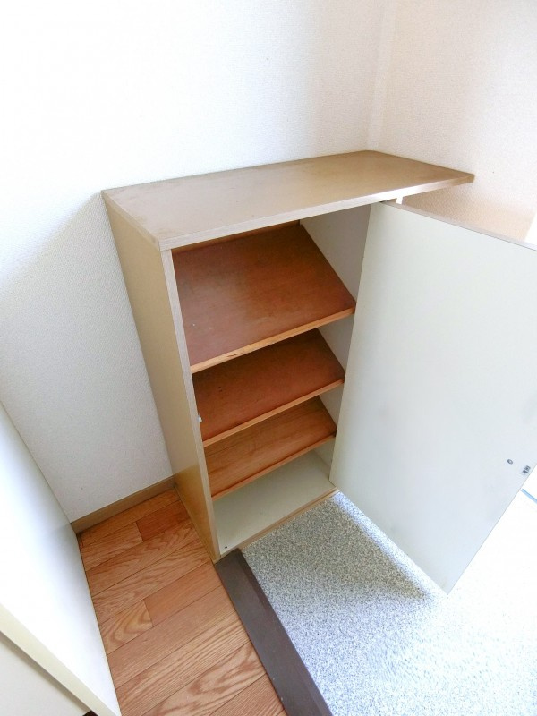 ヒルズ　ヤマカノウの玄関