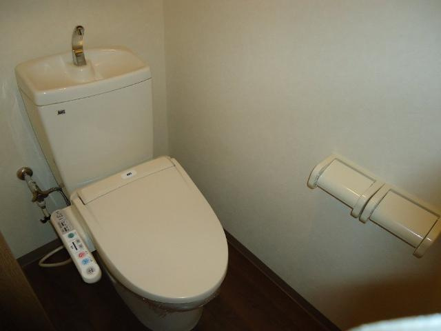 ＳＡＫＵＲＡ（サクラ）のトイレ|シャワー付トイレ