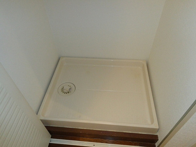 【設備】 | コート新橋 | 室内洗濯機置場　※2014年8月撮影