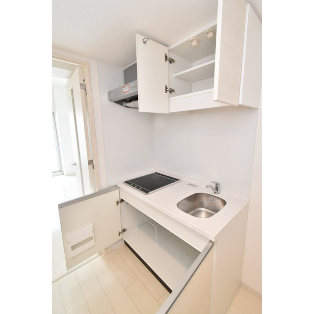 アドバンス新大阪ラシュレのキッチン