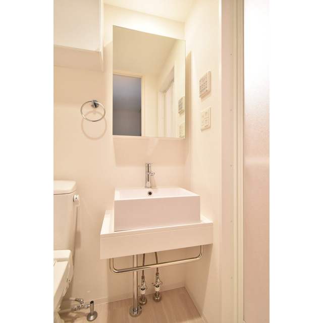 アドバンス新大阪ラシュレの洗面所