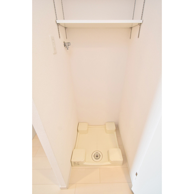 アドバンス新大阪ラシュレの洗面所