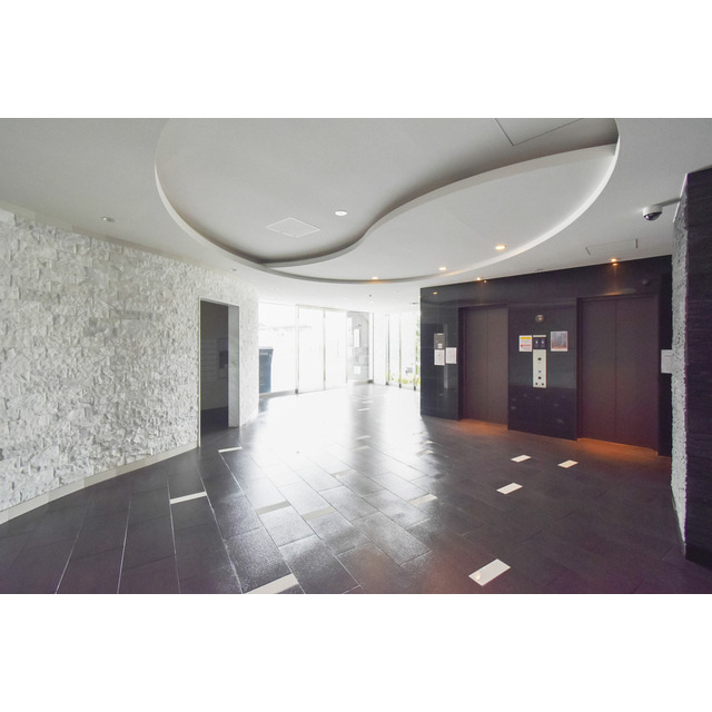 アドバンス新大阪ラシュレの居間・リビング