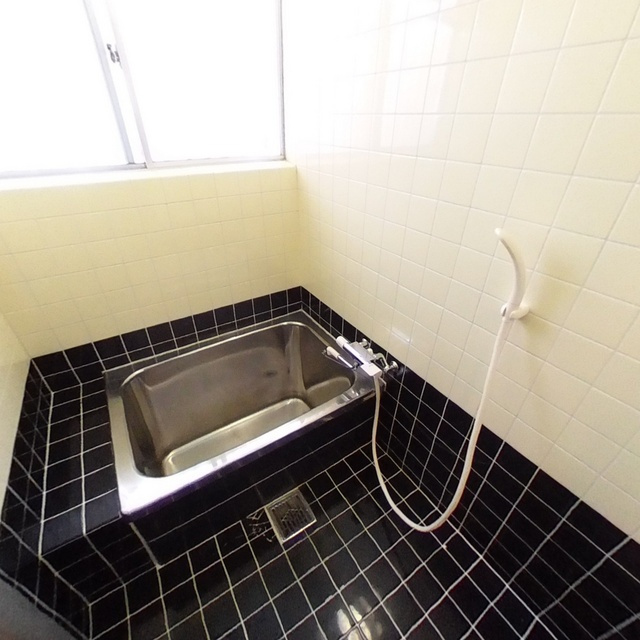 岐阜市近島２丁目の一戸建ての浴室