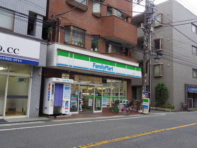 ファミリーマート 久地店まで220ｍ