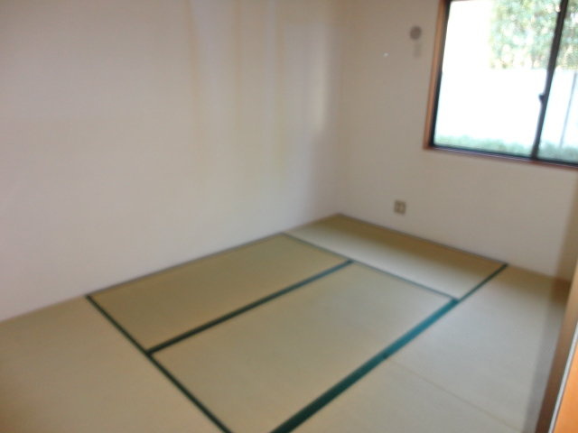 セジュール高塚台の居間・リビング