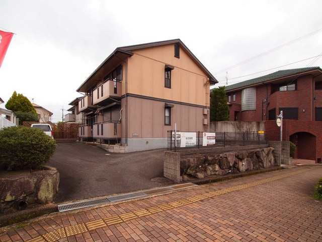 セジュール高塚台の駐車場