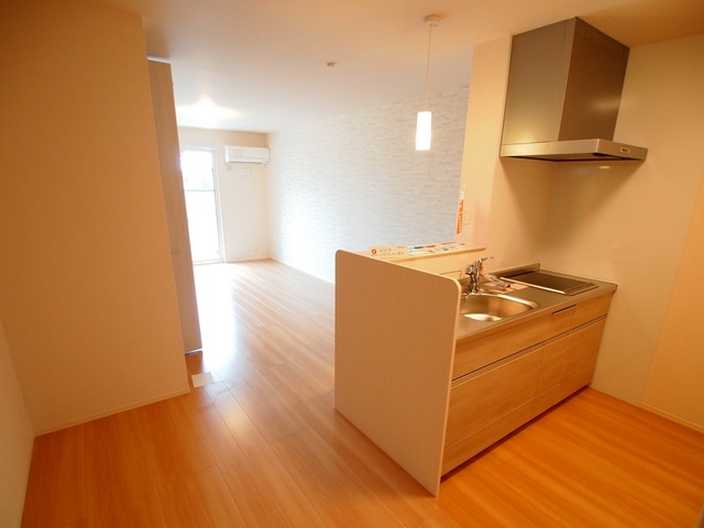 メゾンフルール　トモ　Ｂ棟の居間・リビング