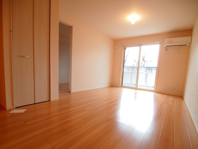 メゾンフルール　トモ　Ｂ棟の居間・リビング