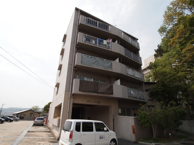 リヴェール三室の外観