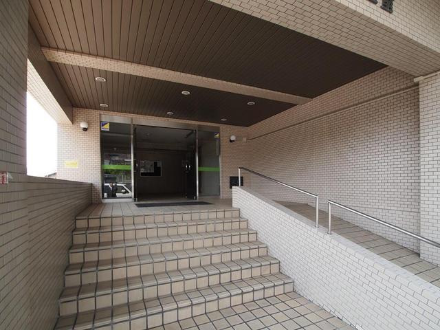 リヴェール三室のエントランス