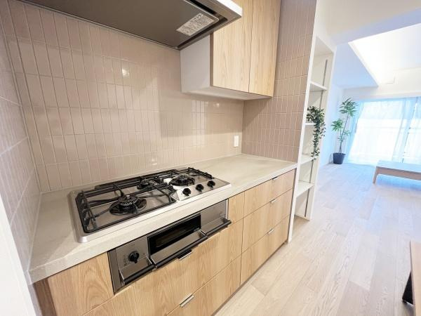 【キッチン】 | パークシティ溝の口A棟 | 調理の効率があがる使いやすい３口コンロ
