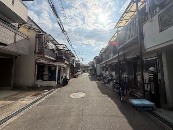 【前面道路含む現地写真】