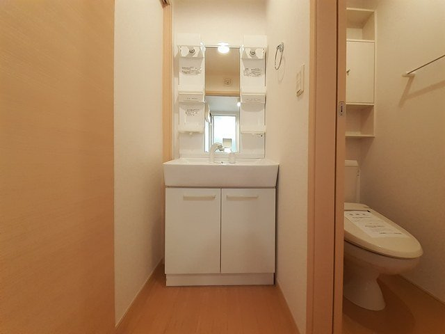 シェーン・ドルフⅡの洗面所|コンパクトで使いやすい洗面所