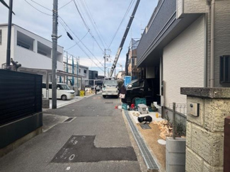 【前面道路含む現地写真】