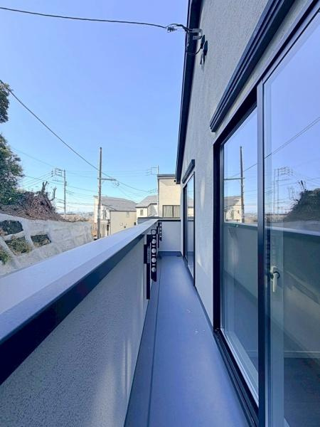 横浜市栄区鍛冶ケ谷１丁目の中古一戸建のバルコニー