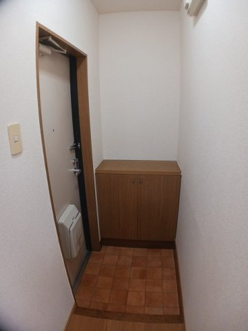 プラドール川口Ａの玄関