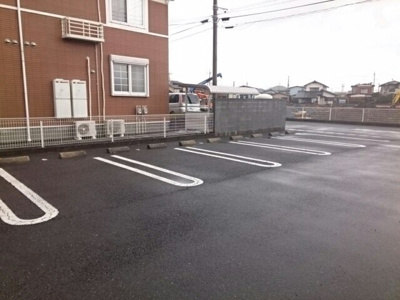 【駐車場】 | ブルーローズＡ