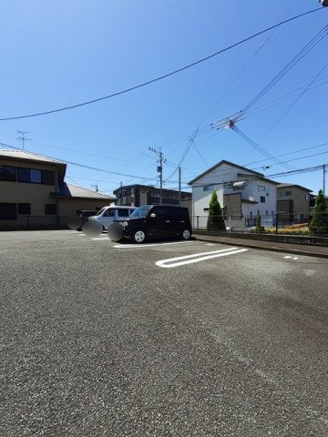 エクセレント・ヴィラＣの駐車場