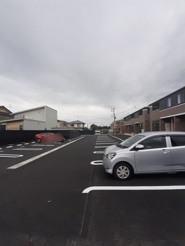 プラシード室Ⅱの駐車場