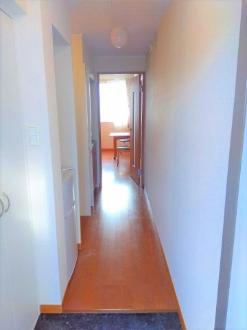 レオパレスオークヒルズＣの居間・リビング