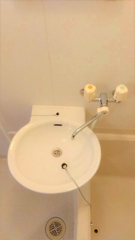 レオパレスアズーラの洗面所